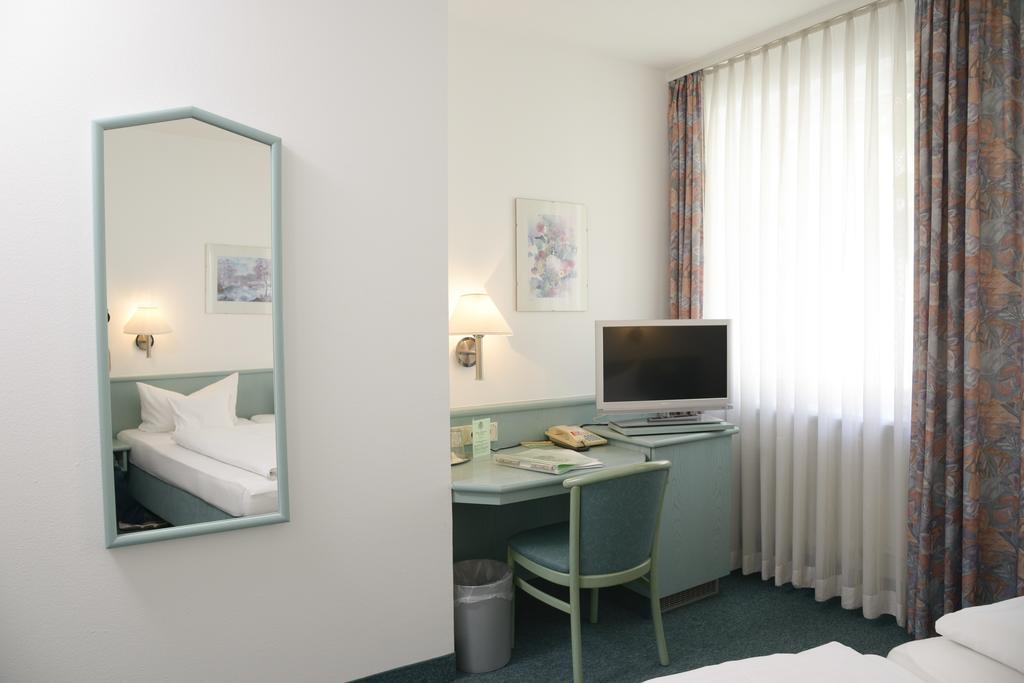 Hotel Till Eulenspiegel - Nichtrauchhotel - Garni Вюрцбург Екстер'єр фото
